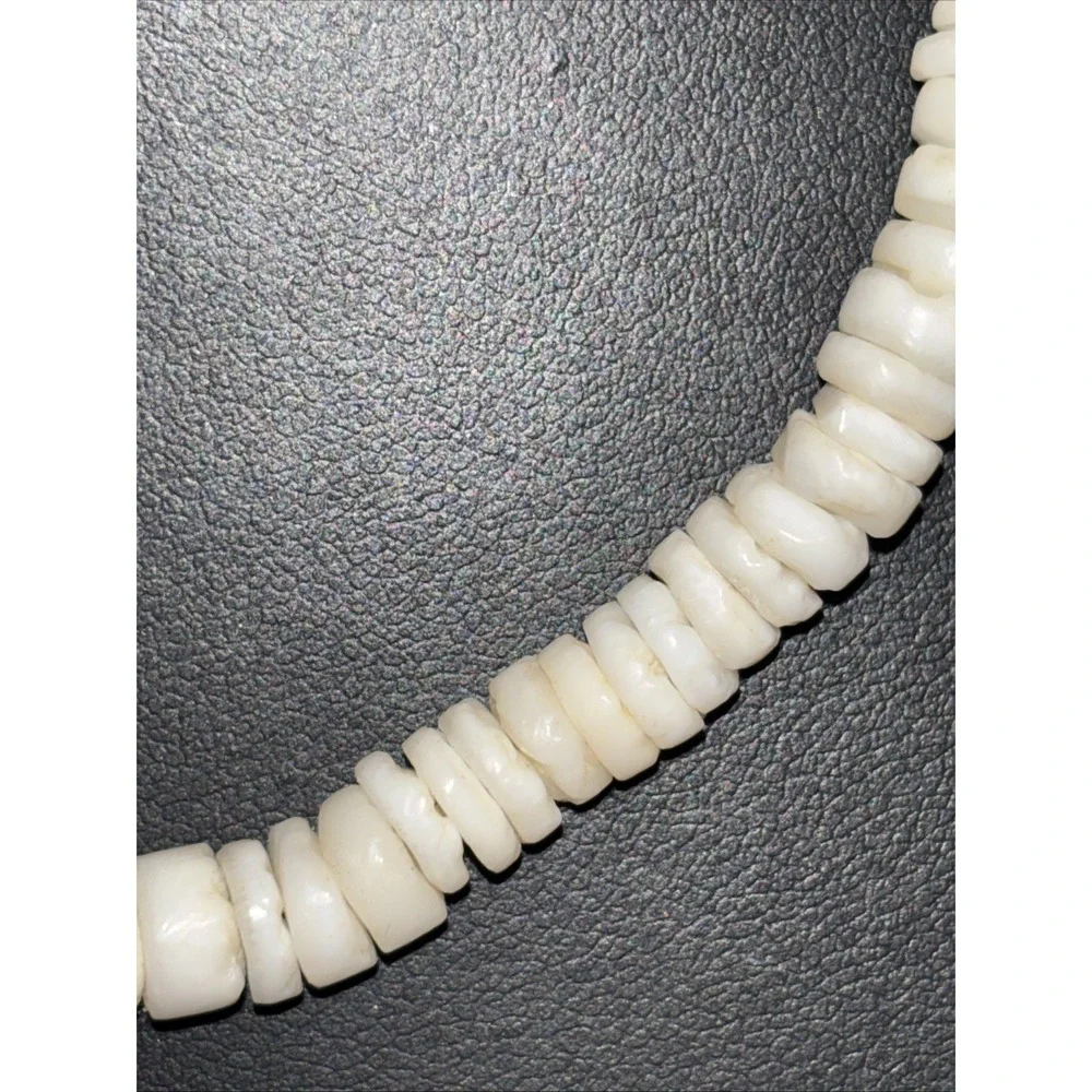 Vintage 1970s Hawaiian Surfer Genuine Puka Shell Necklace Choker 18